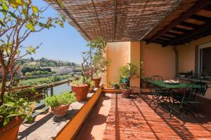 Apartments Florence- Biblioteca apartment with view