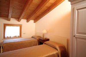 Two-Bedroom Apartment Comfort - Attic