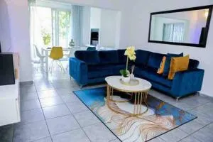 Lovely 2 bedroomed unit with a beautiful garden - Northdene