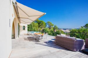 Villa Les Feuillets VI4250 by Riviera Holiday Hom