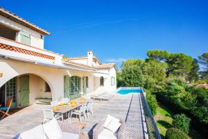 Villa Les Feuillets VI4250 by Riviera Holiday Hom