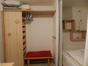 Appartement 6 pers, 1 cabine, au pied des pistes, balcon, ascenseur - FR-1-557A-50