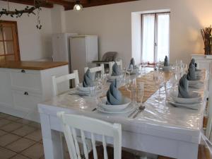 Maisons de vacances Gite Montmoreau, 5 pieces, 8 personnes - FR-1-653-105 : photos des chambres