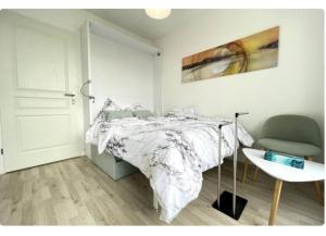 Appartements Superbe Appartement en Residence T3 Options Parking et Clim, lave-linge : photos des chambres