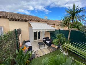 Maisons de vacances Mazet de vacances en duplex avec jardin acces piscine proche de Saint Tropez : photos des chambres