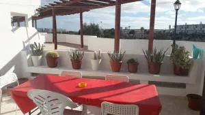 Sunny self-catering apartment Costa Teguise, Lanzarote, Spain - Teguise