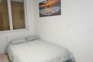 Appartements Coquet STUDIO TOUT EQUIPE CENTRE VILLE WIFI 2PERS : photos des chambres