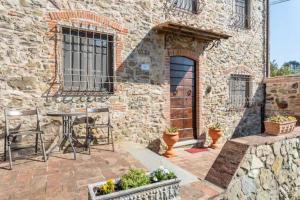 Villa Pera by Nicola Real Estate