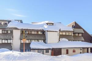 Appartements Charming flat with balcony and splendid view in L'Alpe d'Huez - Welkeys : Appartement