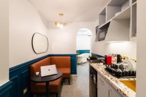 The Neat Nostalgic 1BDR Studio Cairos Downtown 20B