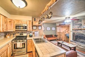 Rustic Condo with Patio Walk to Angel Fire Resort!