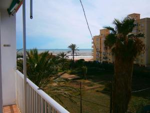 Apartamento junto a playa y cerca de campo de golf