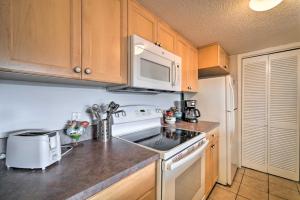 Mountaintop Gatlinburg Condo with Community Pool