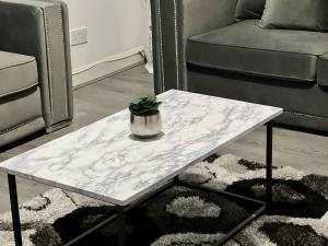 Beautiful and Homely 3 Bed House With FREE Parking So Close To Man City and City Centre