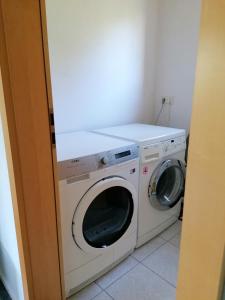 Ferienhaus Stein, TOP Monteurwohnung, sehr groß, 4 Einzelzimmer, Doppelzimmer, Übernachtung bis zu 8 Personen möglich