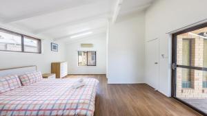 Cabana Feliz Yamba, Pet Friendly Cottage