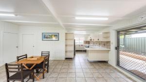 Cabana Feliz Yamba, Pet Friendly Cottage