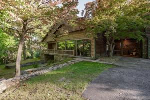 Mountain View Lodge Helen! Luxury Retreat in Downtown Helen!