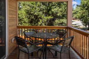 Cozy 1 bedroom in West Yellowstone, just 1 minute from Yellowstone Park! Alpine 1