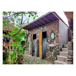 Bali Bungalow Medewisurf-homestay
