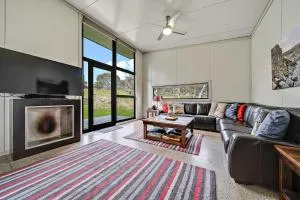 Ecocrackenback 19 Sustainable chalet close to the slopes - Moonbah