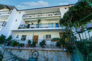 Apartments by the sea Gradac, Makarska - 20041 