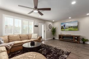 Minutes Old Town Pool Spa Bikes Golf Green