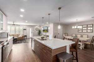 Minutes Old Town Pool Spa Bikes Golf Green