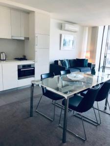 Stunning Apartment in Neutral Bay GRO17401