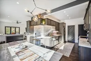 Luxury River Home - Pets Stay Free - Monte Rio