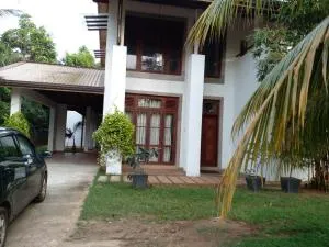 Enola Holiday Resort - Kombichankulama