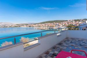 Apartments Duga - beachfront & seaview