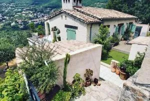 Charmant haut de villa - Châteauneuf