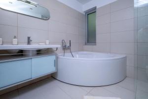 Luxury 4-bedroom villa with pool! - Strp