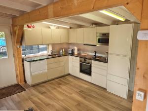 Rhône Cottage 4, villa, jardin, vélos, balançoires, jeux, 200m étang Vieux Rhône