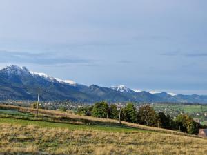 Chatka Góralska - Widokowa Osada Gawlaki Zakopane by RentiloPL