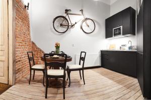 HOUSEHOST Apartment: Józefa Dietla 737