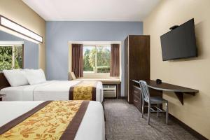 Queen Room with Two Queen Beds - Non-Smoking room in Microtel Inn & Suites by Wyndham Woodstock/Atlanta North