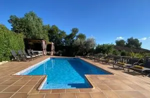 Villa Sitges Ilusión 15 minutes by car from Sitges Sleeps 16 people XXL swimming pool - Viladellops
