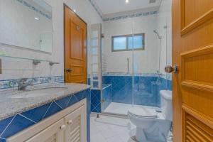 Resort 5-3BR Huge Pool, BBQ, 300m-Beach, 8 mins to Walking Street