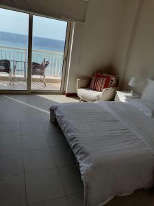 نزل الشاطي 3 عايلات فقط