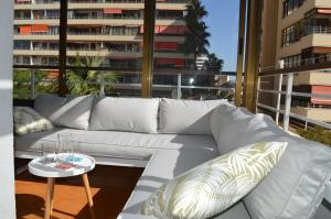 La Nogalera modern and spacious Apartment with pool and sea view