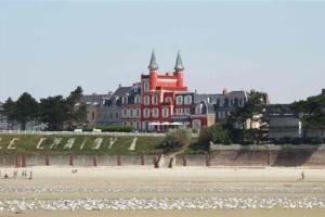 Maisons de vacances La Baigneuse maison avec jardinet et parking prive, a 200 m plage : photos des chambres