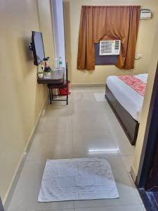 BHIMAS INN -Puratchi Thalaivar Dr M G Ramachandran Central Railway Station Chennai