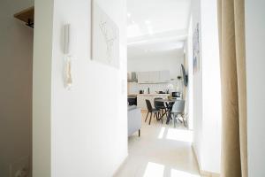 Chic Newly-Renovated Apartment Steps from Subway in Viennas Hernals District