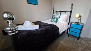 The Farriers 3 bedroom comfy and cosy bolt hole close to Cannock town centre