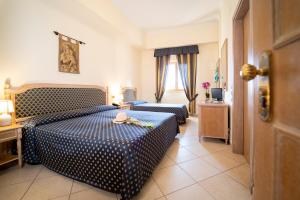 Standard Triple Room room in Hotel Villa Romana