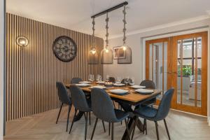 Golwg Y Môr - Sea View Cottage with Hot Tub