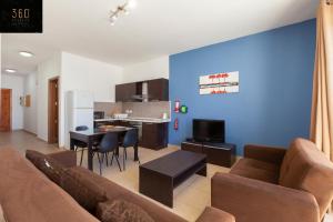 Spacious PV Apt close to clubs & schools with WIFI by 360 Estates