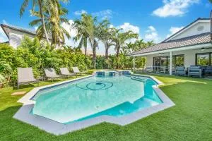 Miami Oasis with Lakefront Beach Jacuzzi and Golf L56 - Hammocks